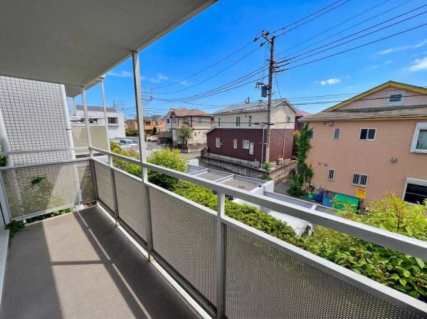 バルコニーの日当たりも良好です。