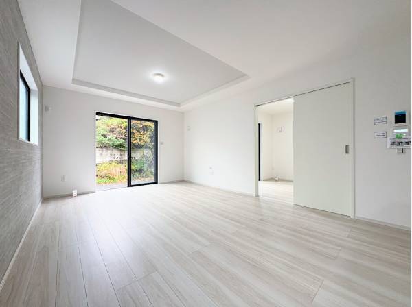 折り上げ天井の開放感あるLDK