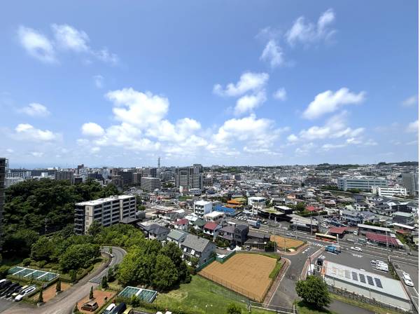 玄関ポーチからの景色！