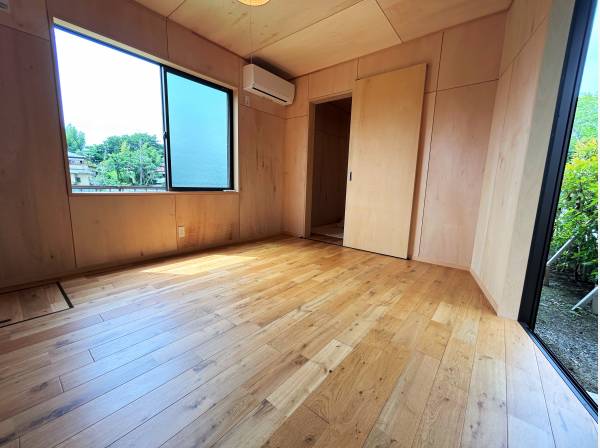 寝室も日当たり良好ですね★