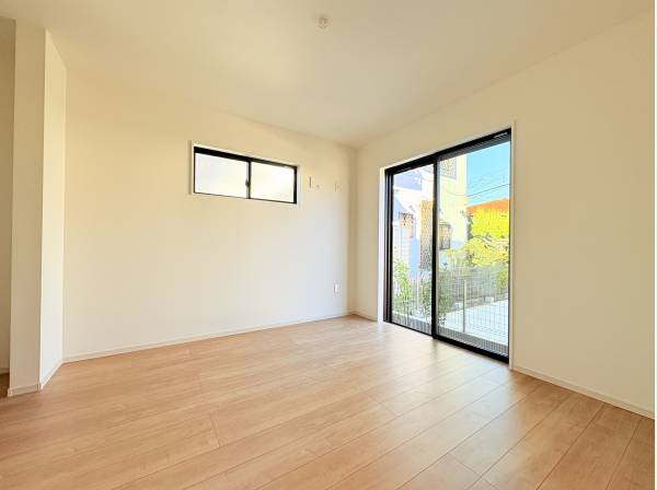 １階主寝室７．６帖＋WIC