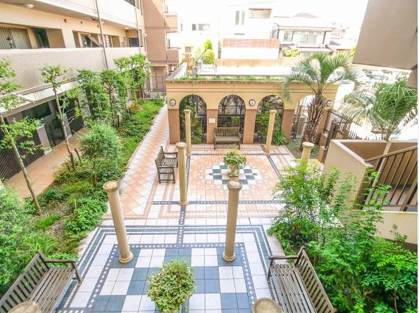 オリエンタルな雰囲気が湘南ライフを彩ります