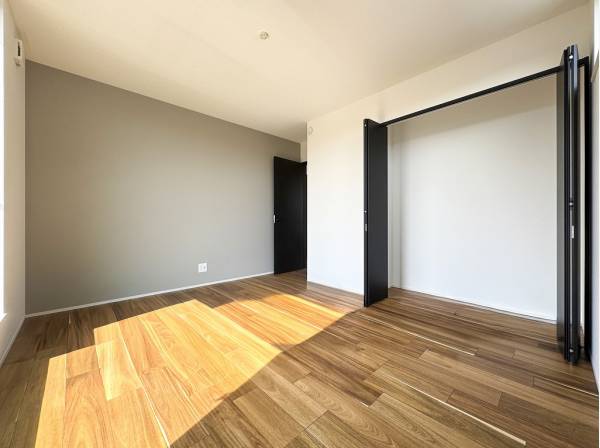 全室二面採光＆バルコニーに面しています