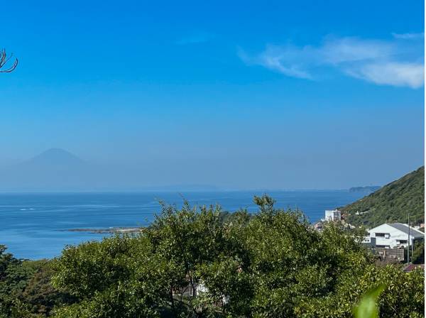 お天気次第ではっきりと江ノ島・富士山を望みます♪