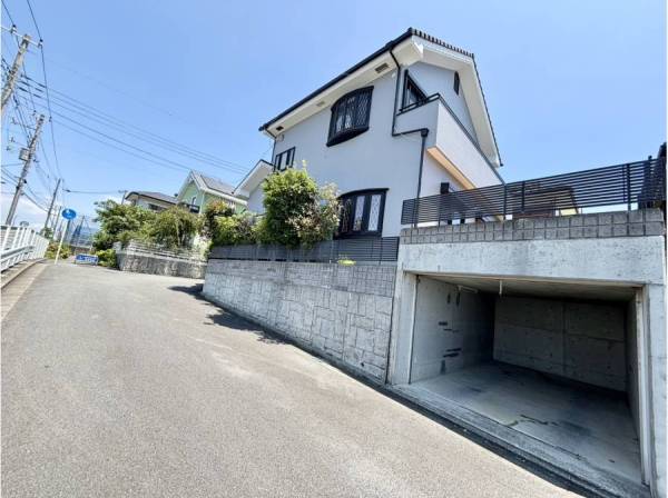 ガレージもついております