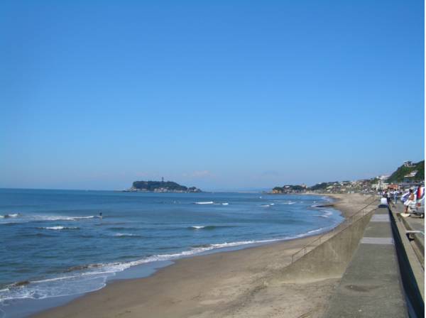 七里ヶ浜海岸まで徒歩18分(約1,400ｍ)