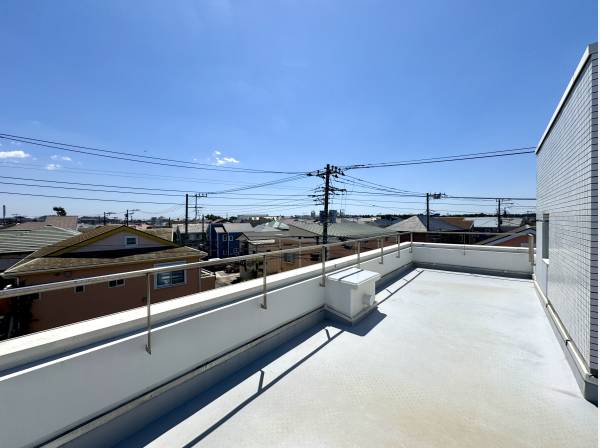 空を独り占めするルーフバルコニー、贅沢な開放感を日常に！
