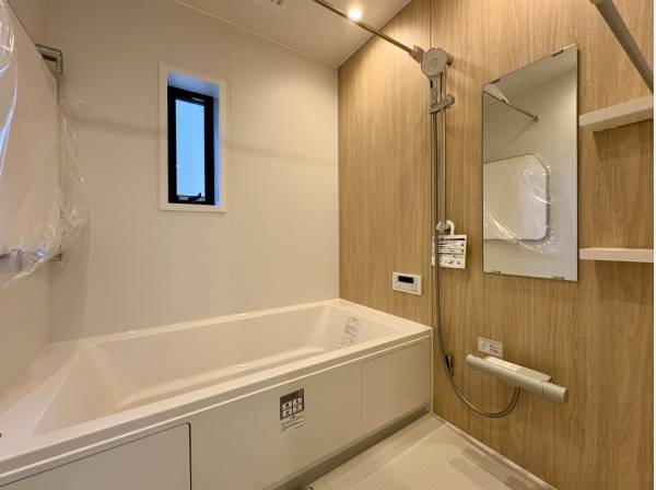 のんびり寛げるゆとりの広さのバスルーム