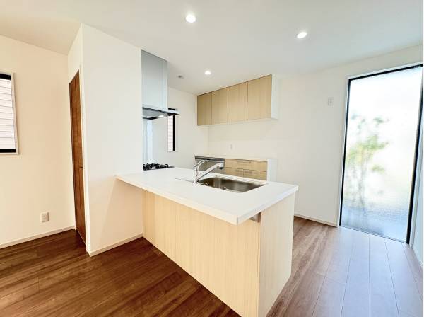 リビングの様子を一望できるので、小さなお子様がいても安心です。