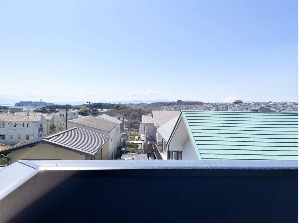海・富士山・江ノ島を望みます。
