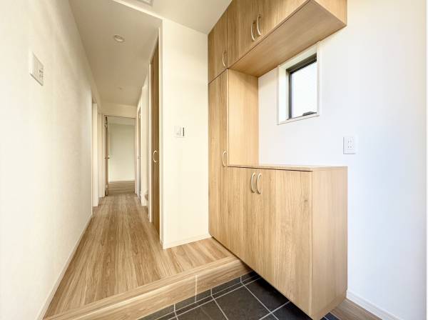 木のぬくもりがお出迎えする玄関