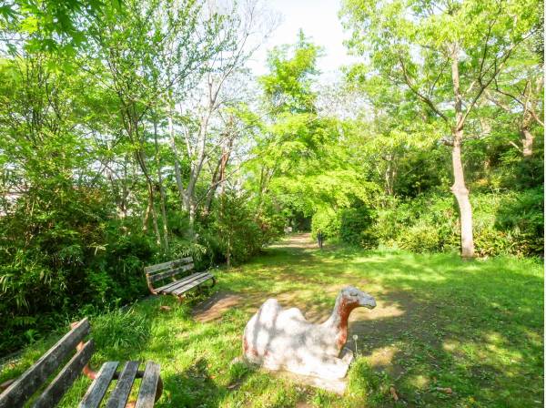 徒歩４分に大平山公園など緑を感じるスポットが点在(約280ｍ)