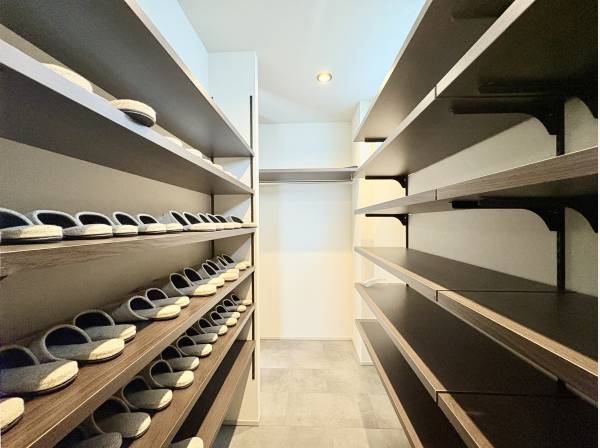 お好きなだけ収納できるシューズインクローゼット