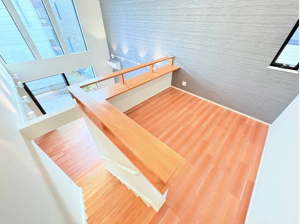 解放感と程よいスペース造りに作り手の拘りや思いやりが垣間見えます。