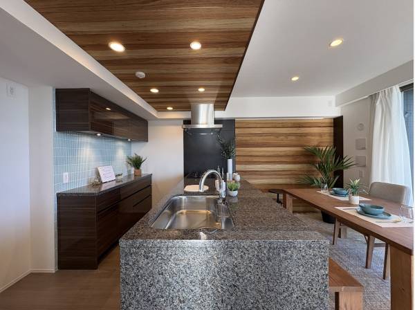 高級感あふれるキッチン