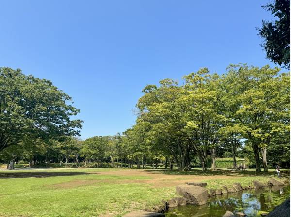 茅ヶ崎中央公園まで徒歩2分（約120m）