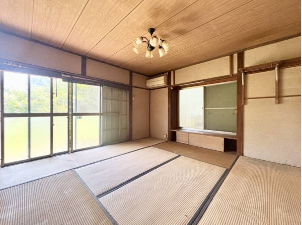 ここの和室は約8帖あり、広々としています。