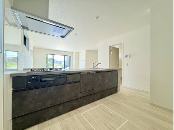 食洗機のついた便利なシステムキッチン