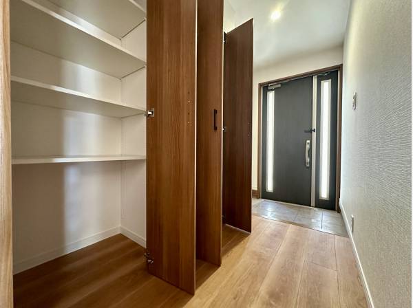 大容量のSIC完備の1階の玄関