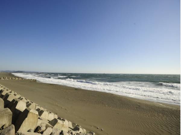 海まで徒歩18分(約1400ｍ)となります