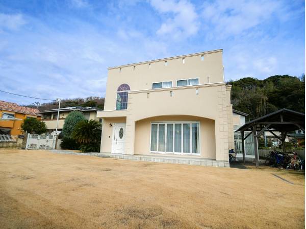 広いお庭で走り回れそうですね♪
