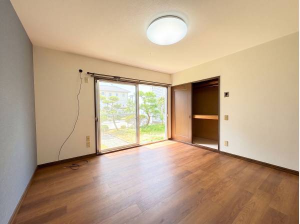 お部屋は全室南向き。お庭へと繋がります