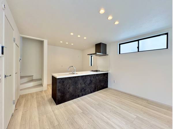 ペニンシュラタイプのキッチンは作業効率が上がるため、お料理好きの方に喜ばれるキッチンです