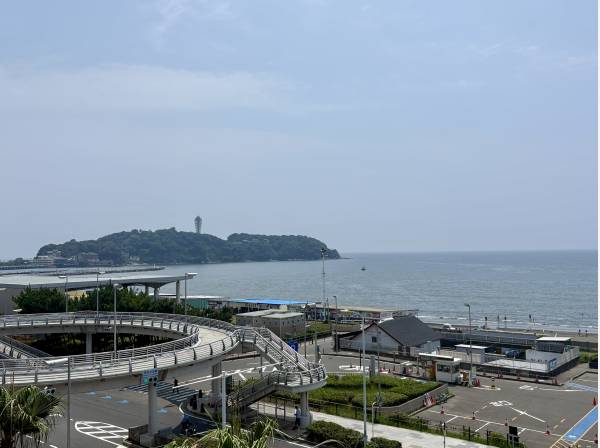 しっかりと海を眺めます。