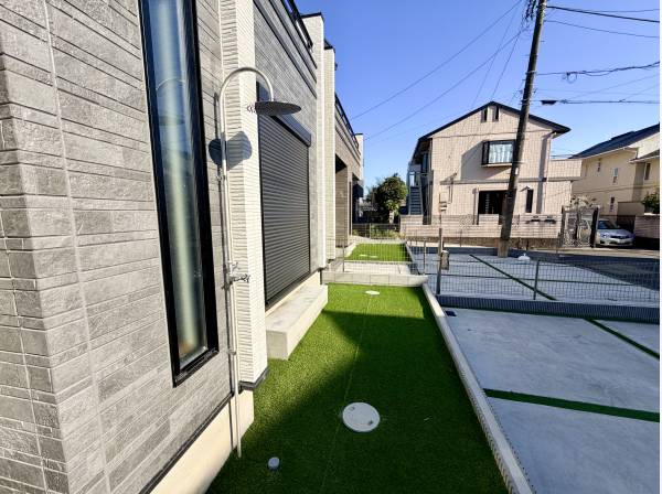 海の帰りにシャワーを浴びることができます