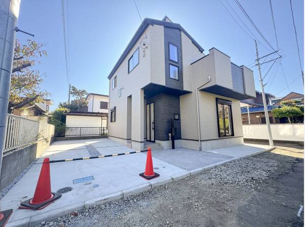 車種により2台以上駐車可能なカースペースがあります