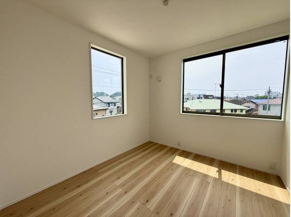 3階洋室からも抜けた眺望があり、開放的なお部屋です！