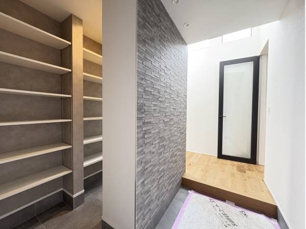 玄関ホールにエコカラットも！