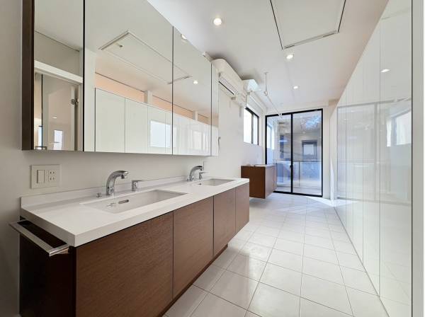 ホテルライクなパウダールーム