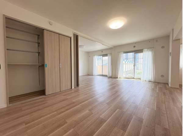 LDKと洋室をつなげると23.5帖のお部屋に。