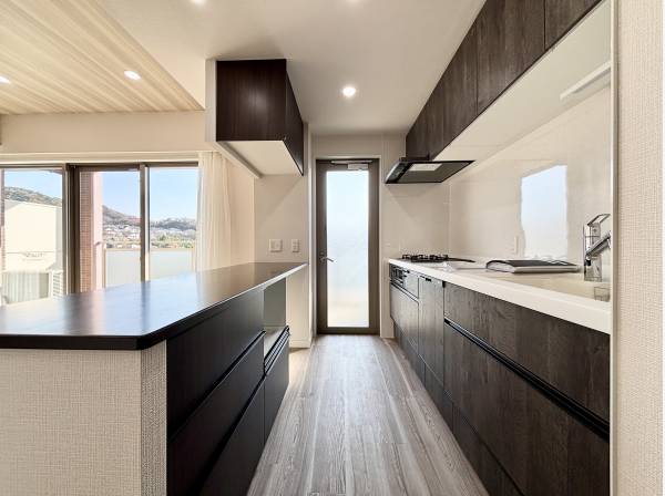 広々としたキッチンスペース