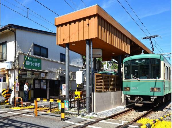 江ノ電「稲村ヶ崎」駅まで徒歩2分(約110ｍ）という近さです