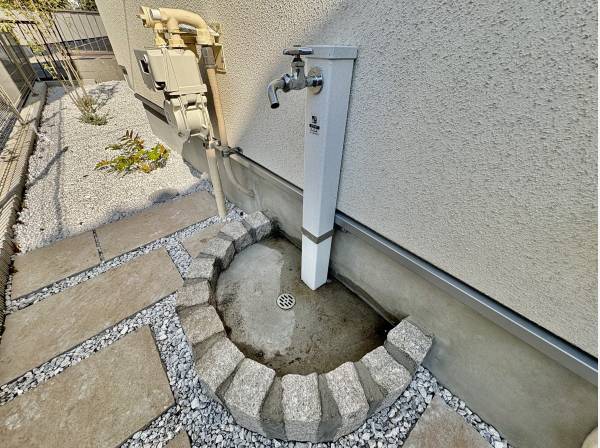 庭には水道がありますよ。