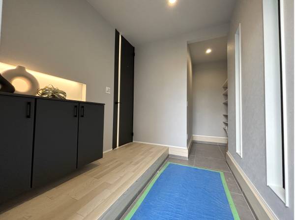 広い土間が出迎えてくれます。奥には大容量のＳＩＣ