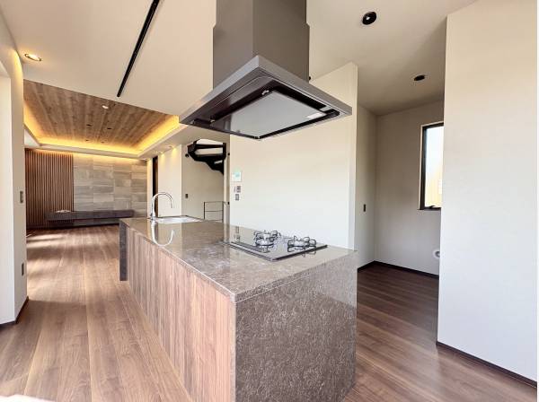 会話が弾むアイランドキッチン