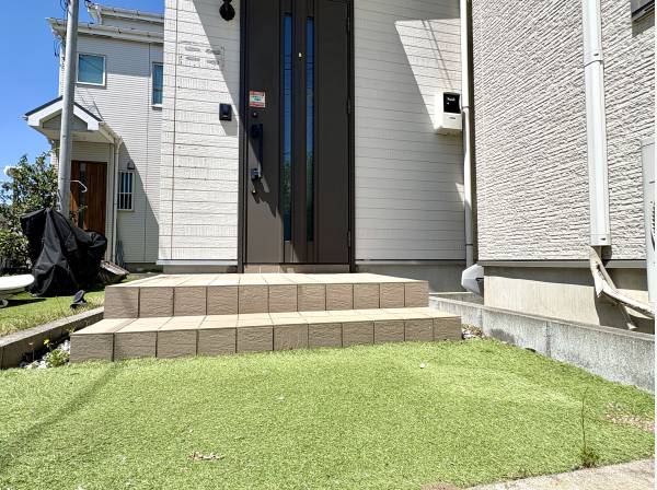 玄関アプローチ部分