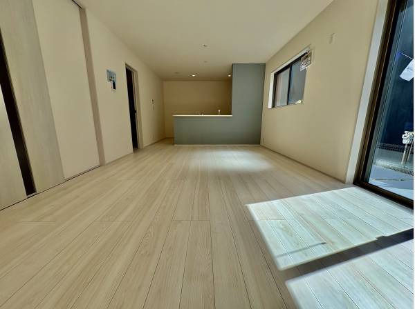 LDKは約18帖ありますよ。