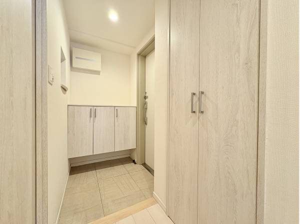 収納が便利な玄関スペース