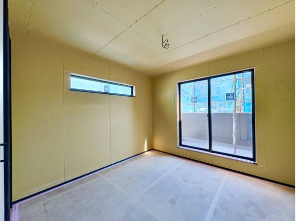 採光が確保できた洋室、くつろぎのひと時を過ごしください