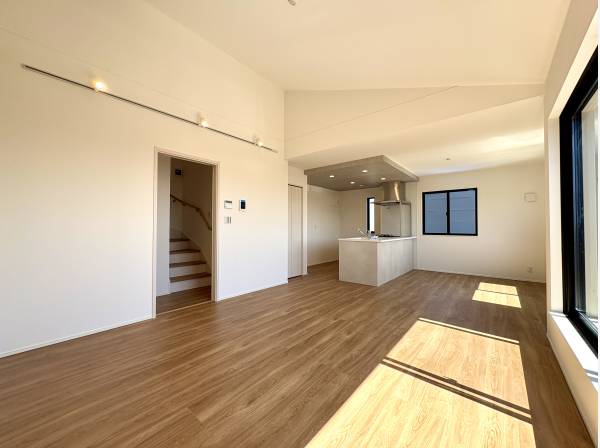 日当たり良好で天井高のリビング