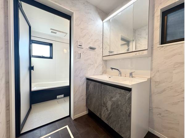 身支度が整う心地よい洗面空間