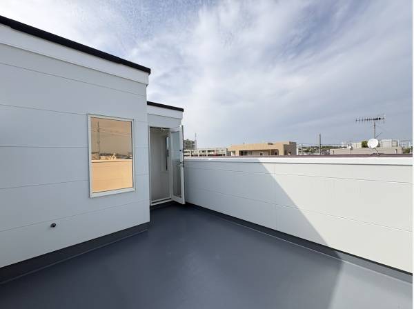 開放感あるルーフテラス