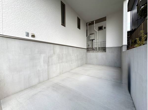 雨の日も安心のビルトインガレージ