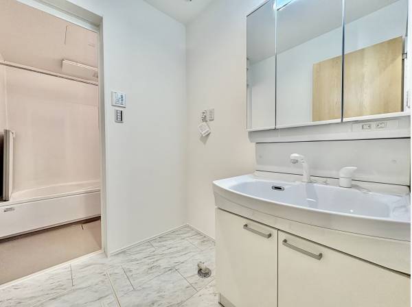 洗面所も広くて快適ですよ。