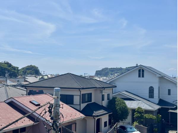 屋上バルコニーからは江ノ島を望めます