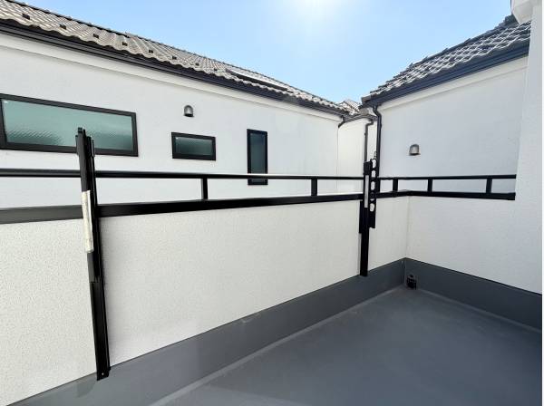 広さ十分のバルコニー